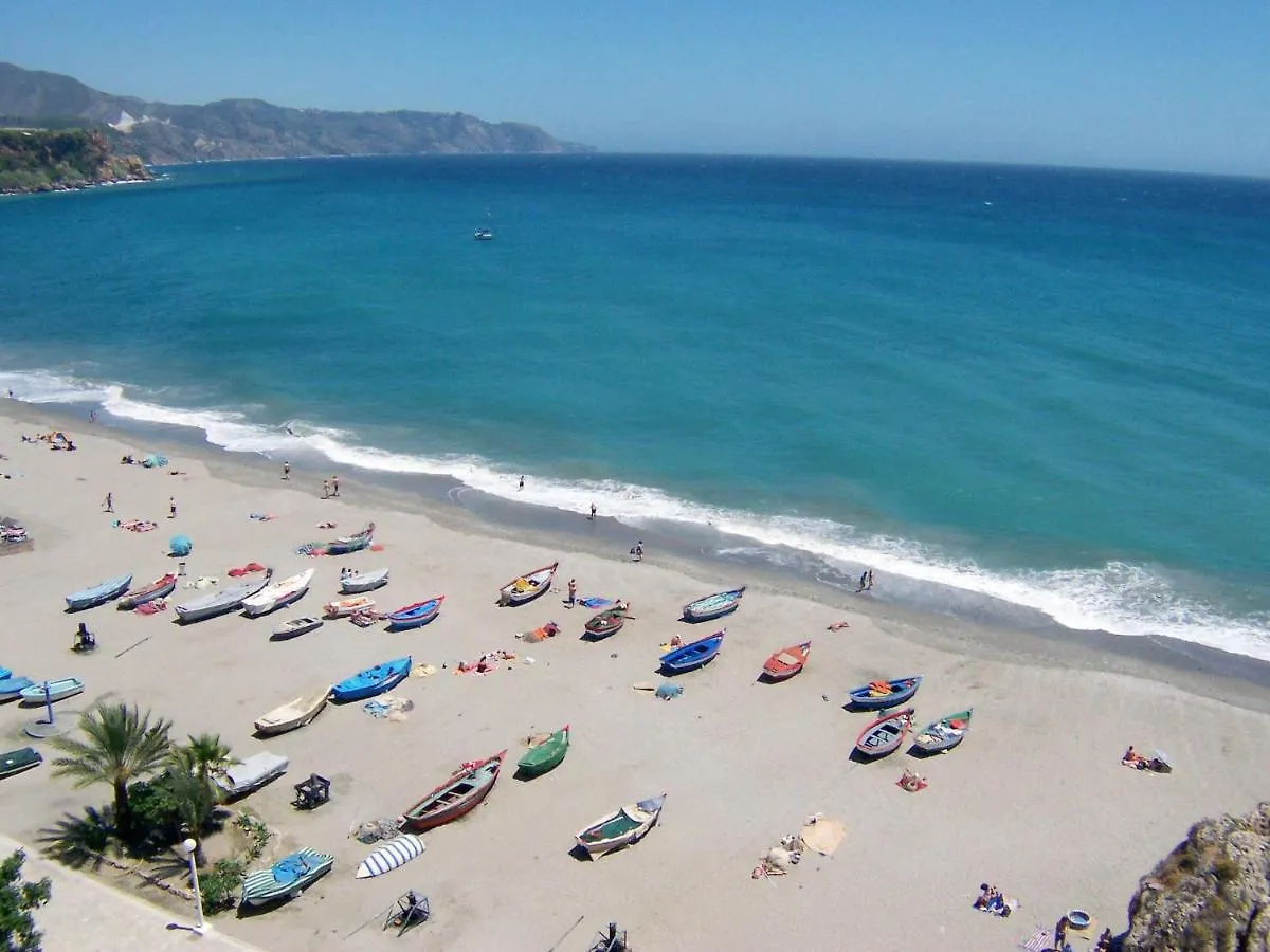 R1044 - Villa Karina Nerja Spanje